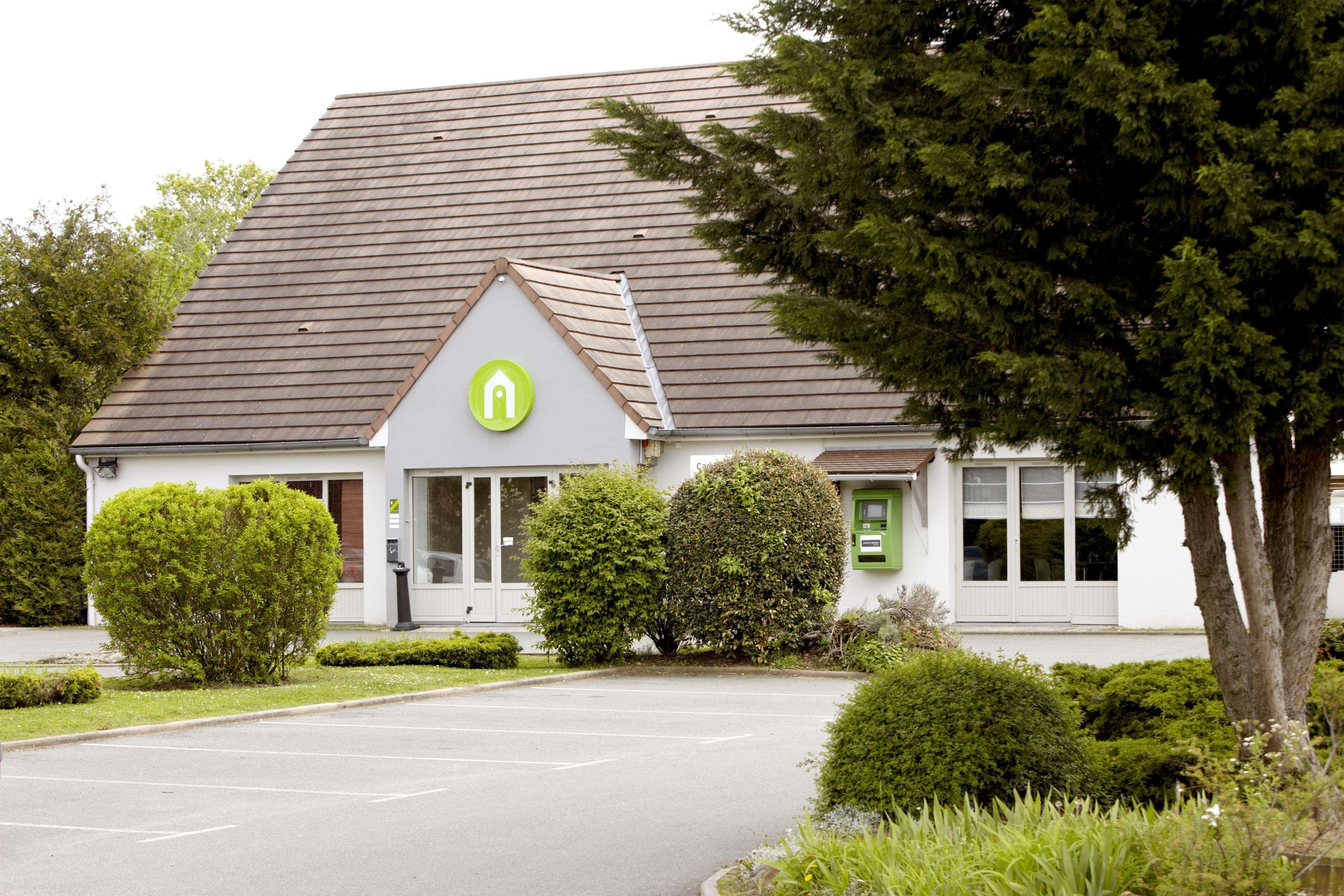 Campanile Dreux Hotel Exterior photo