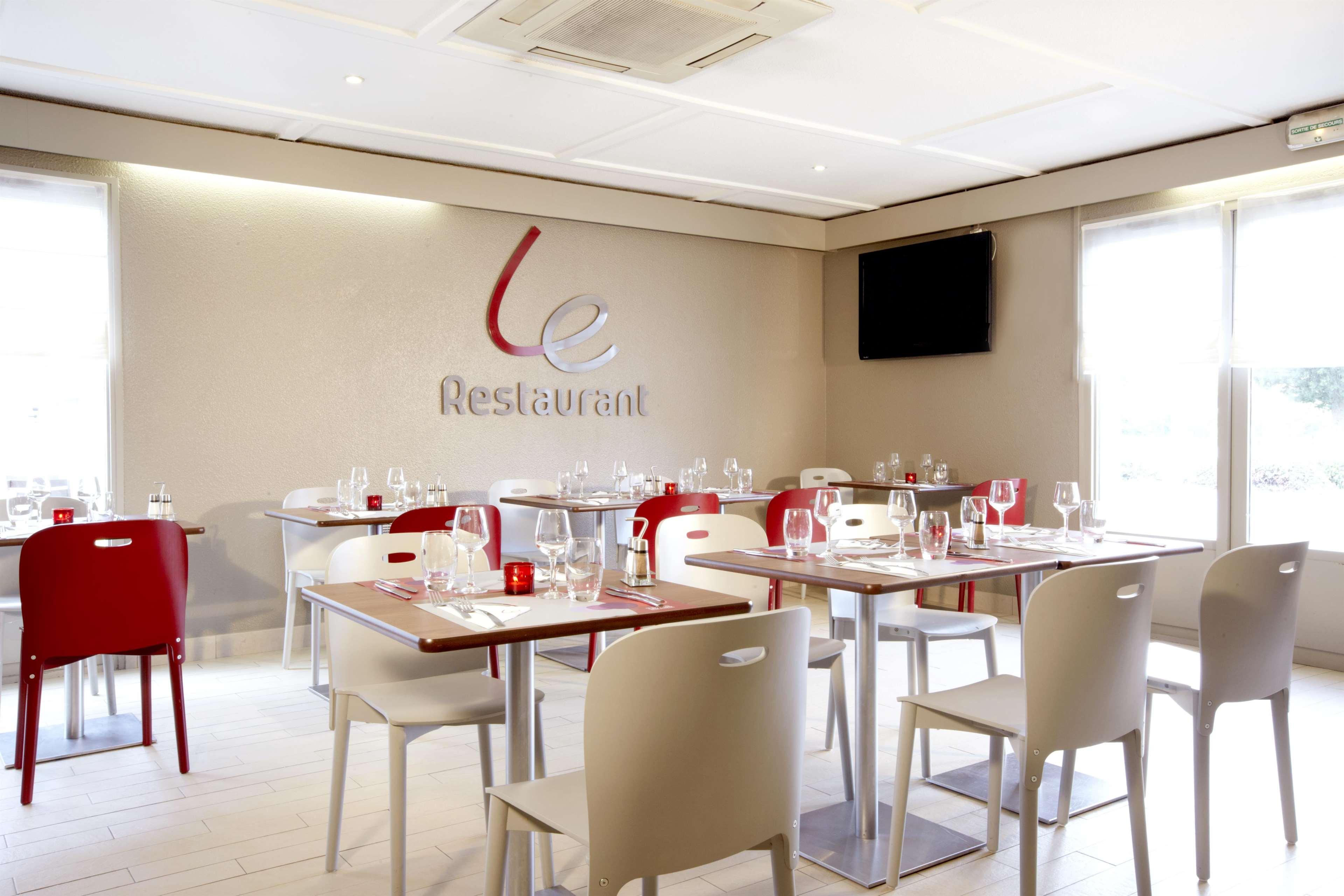 Campanile Dreux Hotel Restaurant photo